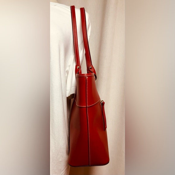 DOONEY & BOURKE BEACON SMOOTH LEATHER LARGE ZIP TOTE RED BAG EUC J17038834 $268 - Picture 3 of 16